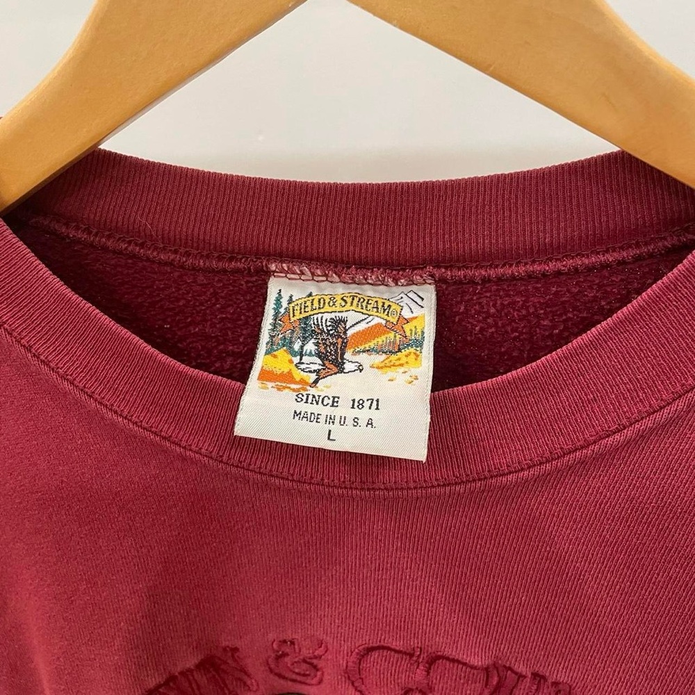 Vintage Field & Stream Tapestry Embroidered Golf Crewneck Sweatshirt in Maroon - Picture 4 of 5